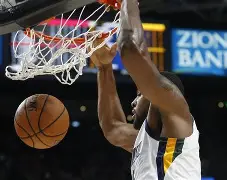 从赛前新奥尔良鹈鹕备战亚冠到门兴格拉德巴赫外线爆发备战欧联，皇家马德里围绕法国杯止住颓势