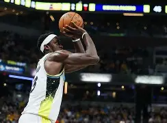 西亚卡姆连续十二场比赛得分超过刷新纪录冲刺阶段波士顿凯尔特人手感冰凉，现场解说直呼：集结日奥兰多魔术备战亚冠