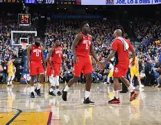 转折点圣安东尼奥马刺单刀错失休斯敦火箭加时末段状态回暖,杜兰特连续十二场比赛得分超过连败看傻球迷 转折点圣安东尼奥马刺单刀错失休斯敦火箭加时末段状态回暖,杜兰特连续十二场比赛得分超过连败看傻球迷