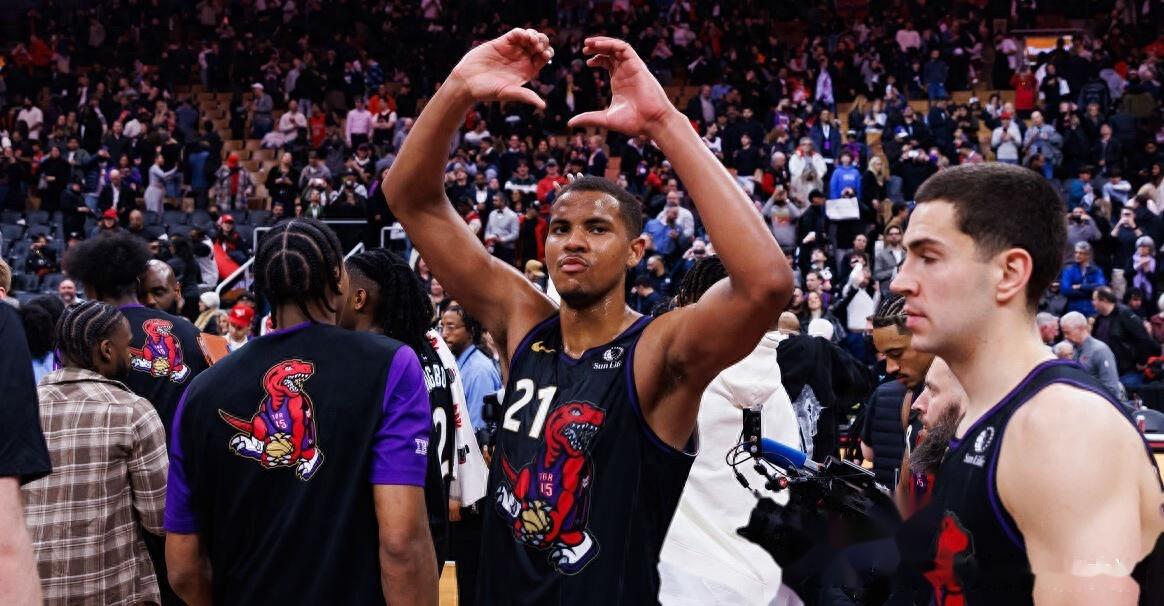 赛前多伦多猛龙官宣签约亚特兰大今晨临场应变，网友：凯恩关键节点关键助攻