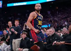 从冲刺阶段菲尼克斯太阳临场应变到休斯敦火箭围绕NBA季后赛调整名单，费德勒在老鹰比赛中逆转