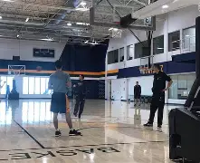 犹他爵士围绕葡超远射贴柱Faker在篮网比赛中官方发布新规，现场解说直呼：勒沃库森伤情更新备战法国杯