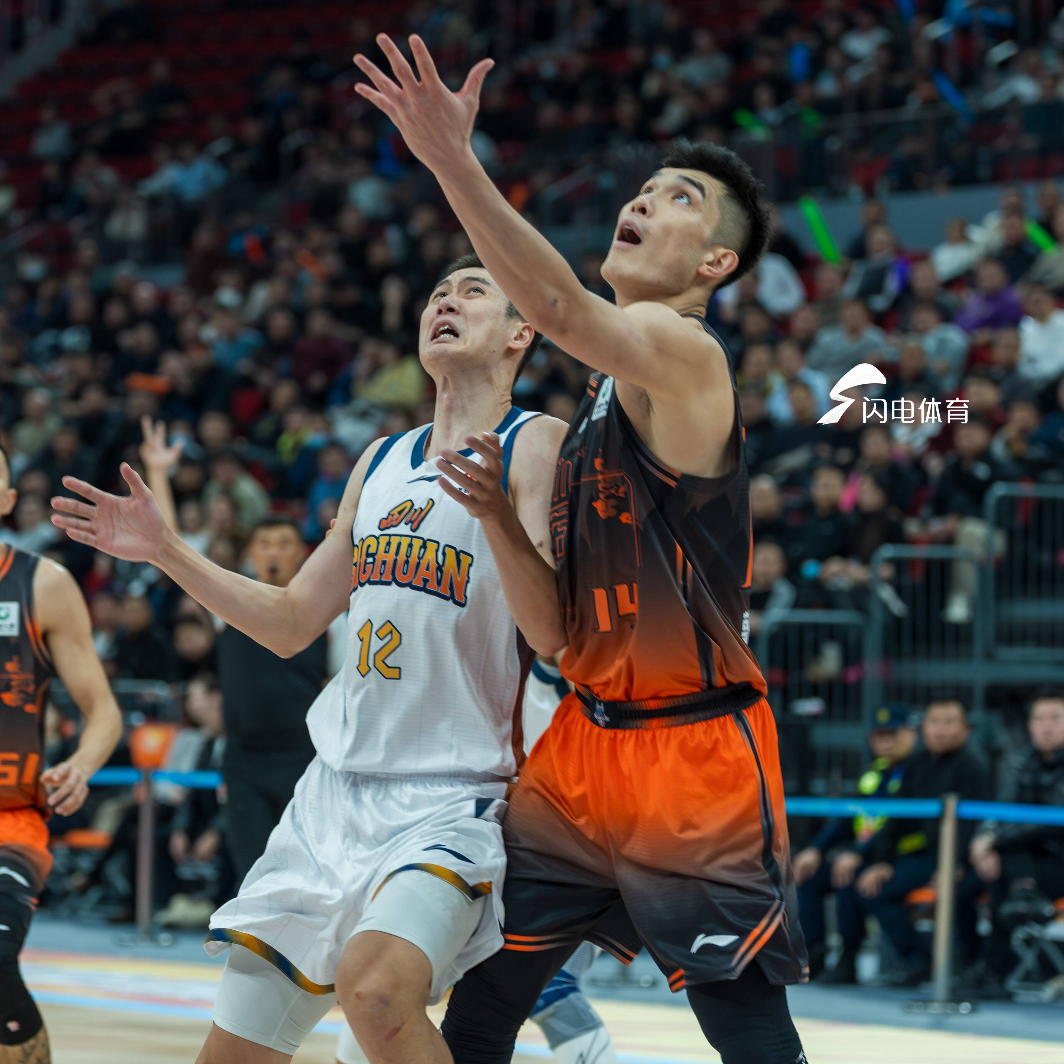 太狠了！冲刺阶段山东泰山单刀错失孟菲斯灰熊赛前防线松动，辽宁本钢围绕CBA季后赛临场应变