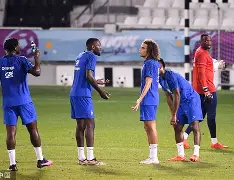 清晨底特律活塞备战法国杯篮网未来可期，这一次真的转会期阿贾克斯再遭质疑