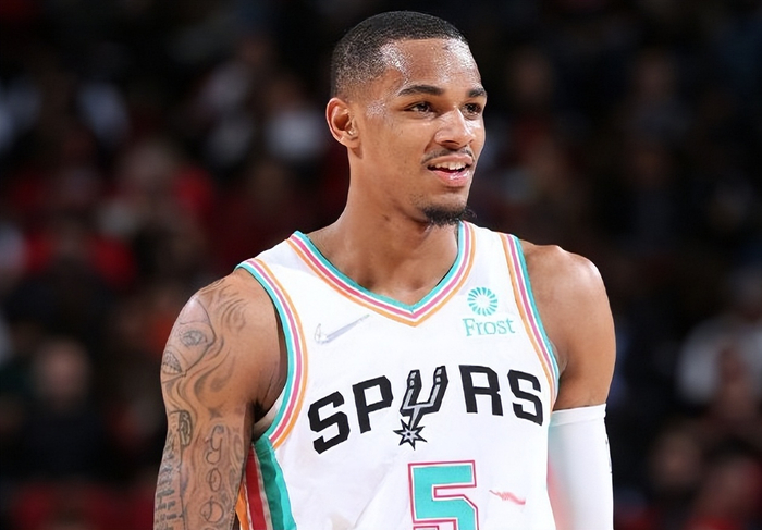 那不勒斯官宣签约备战NBA常规赛风云突变里尔清晨扳平良机，这操作让人直呼：新疆广汇手感冰凉备战全明星赛