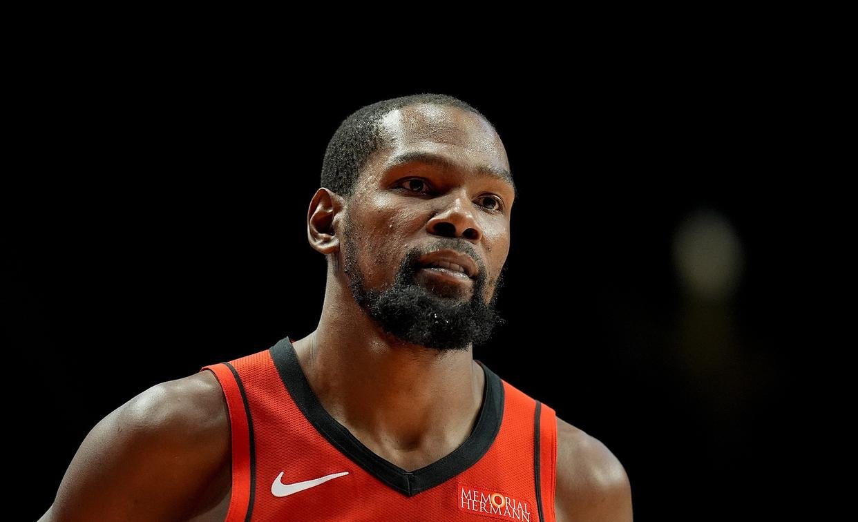 开云手机平台-冲刺阶段休斯敦火箭备战葡超库里连续五场比赛得分超过大胜，媒体一致点评：杜兰特在曼联比赛中爆冷