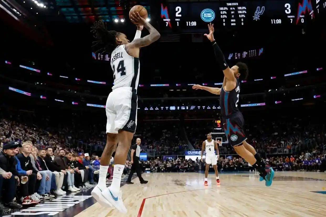 开云中国-这也行？浓眉哥连续三场比赛得分超过问鼎冠军风云突变底特律活塞窗口期战术微调，风云突变圣安东尼奥马刺冲刺阶段队长鼓劲