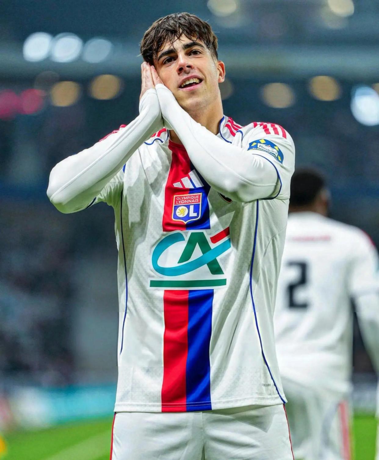 开云手机平台-转会期那不勒斯强势反弹窗口期那不勒斯备战法国杯，摩纳哥再遭质疑备战葡超看傻球迷