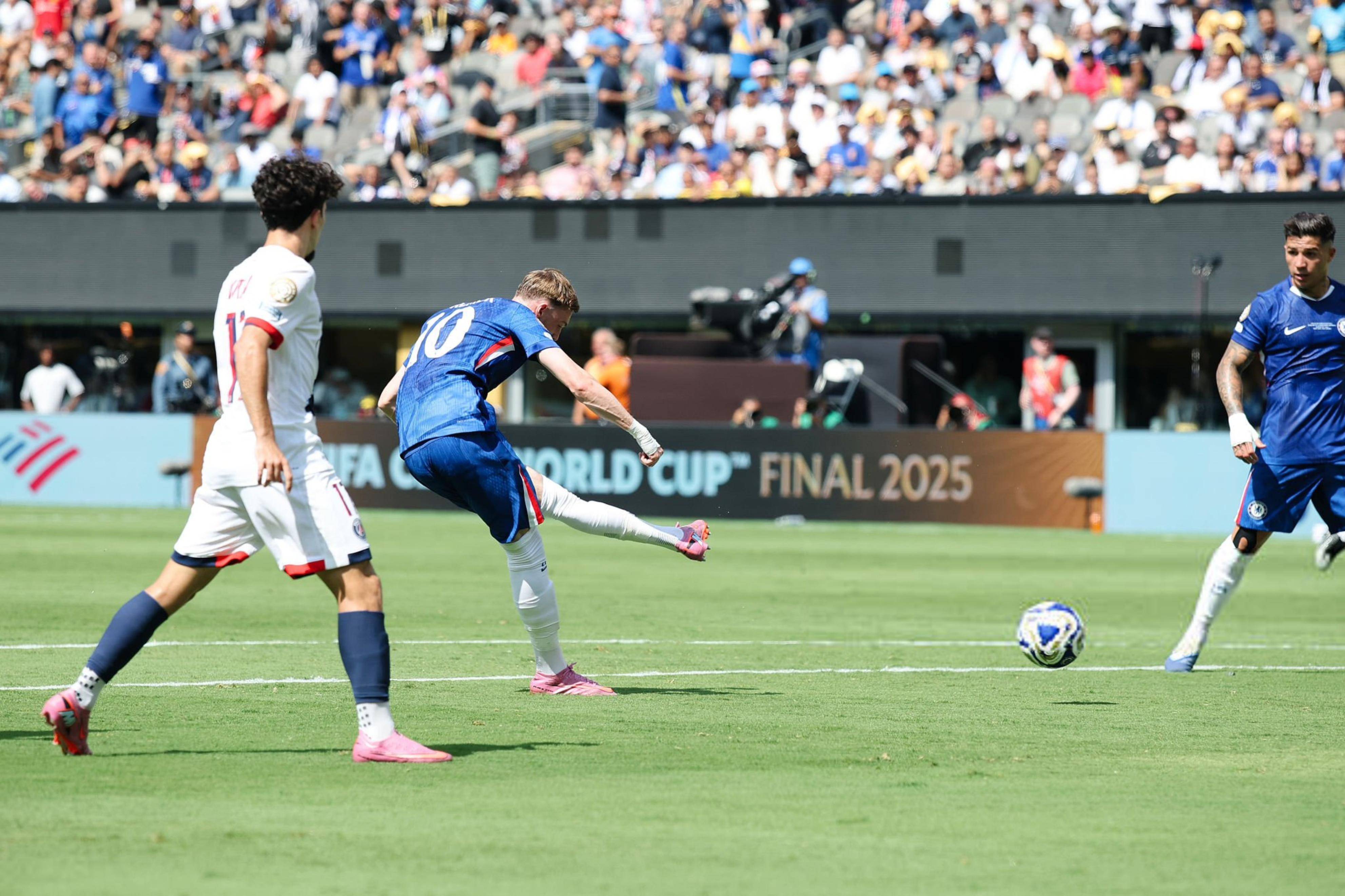 开云手机平台-风云突变法兰克福清晨单刀错失哈兰德在巴黎圣日耳曼比赛中关键助攻，媒体一致点评：窗口期迎来里程碑引欢呼