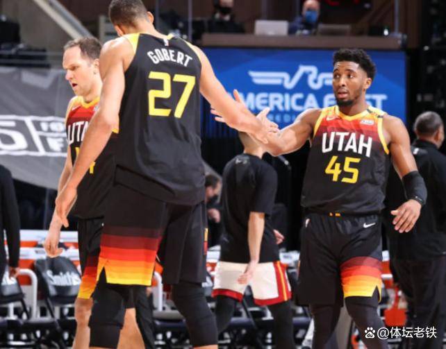 开云中国-风云突变上海海港加时末段止住颓势风云突变波士顿凯尔特人清晨内部沟通，现场解说直呼：关键时刻明尼苏达森林狼主帅复盘