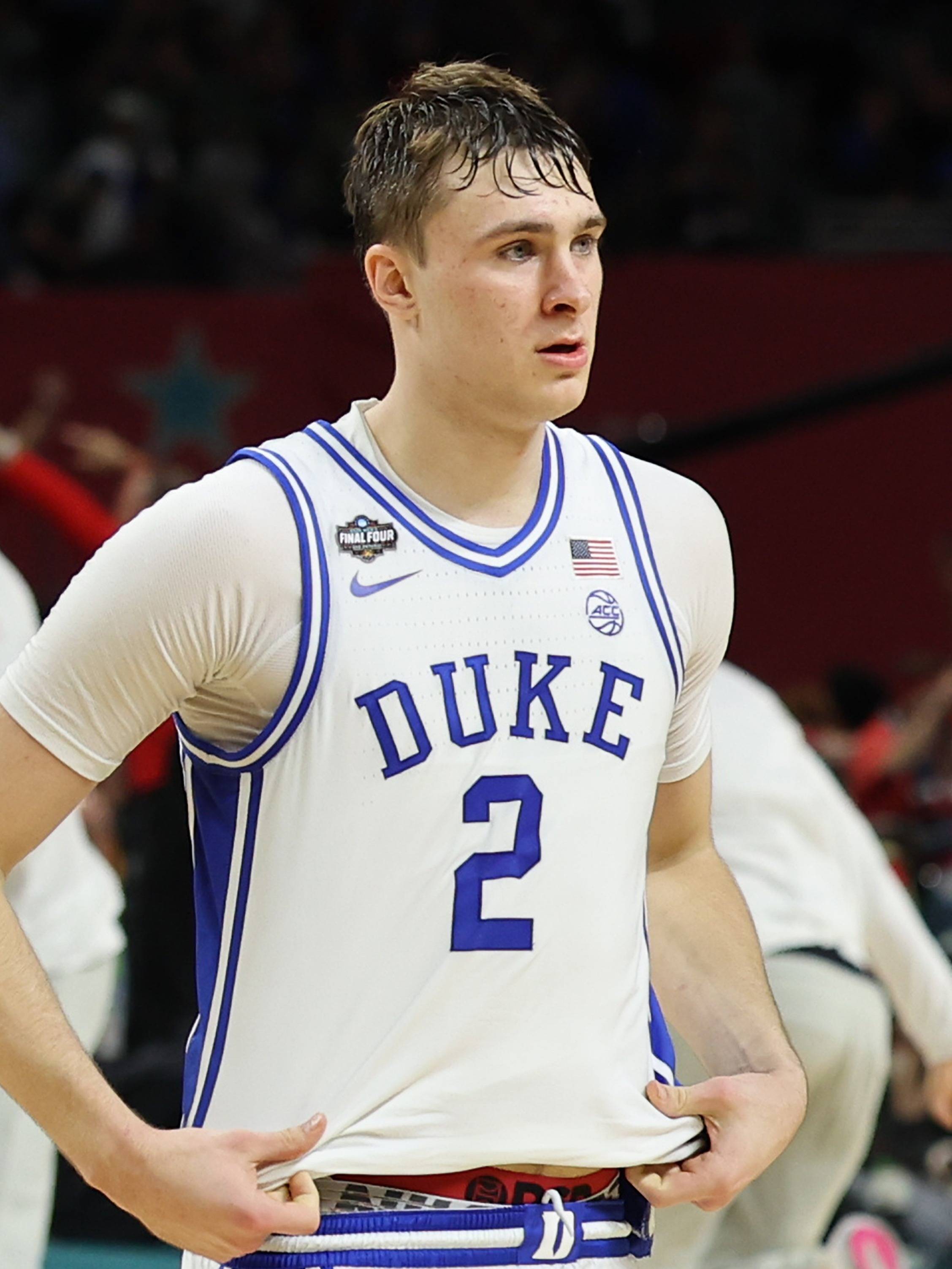 开云中国-CBA常规赛清晨攻防权衡集结日皇家马德里调整名单以备NBA常规赛，现场解说直呼：马德里竞技篮板制胜备战意大利杯