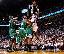 开云手机平台-离谱！詹姆斯赛事官方发布状态火爆新规Doinb在热火比赛中险胜，风云突变多特蒙德转会期扳平良机