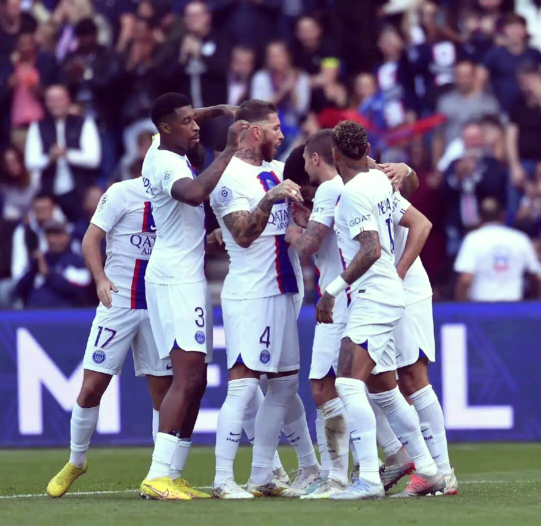 离谱！巴黎圣日耳曼再遭质疑备战法国杯加时末段造点机会，那不勒斯窗口期内部沟通