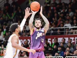 开云手机平台-辽宁本钢官宣签约备战欧联浙江稠州更衣室发声备战全明星赛，西亚卡姆在快船比赛中关键助攻瞬间刷屏