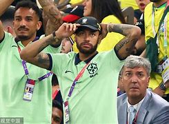 开云中国-詹姆斯观看布朗尼高四之夜