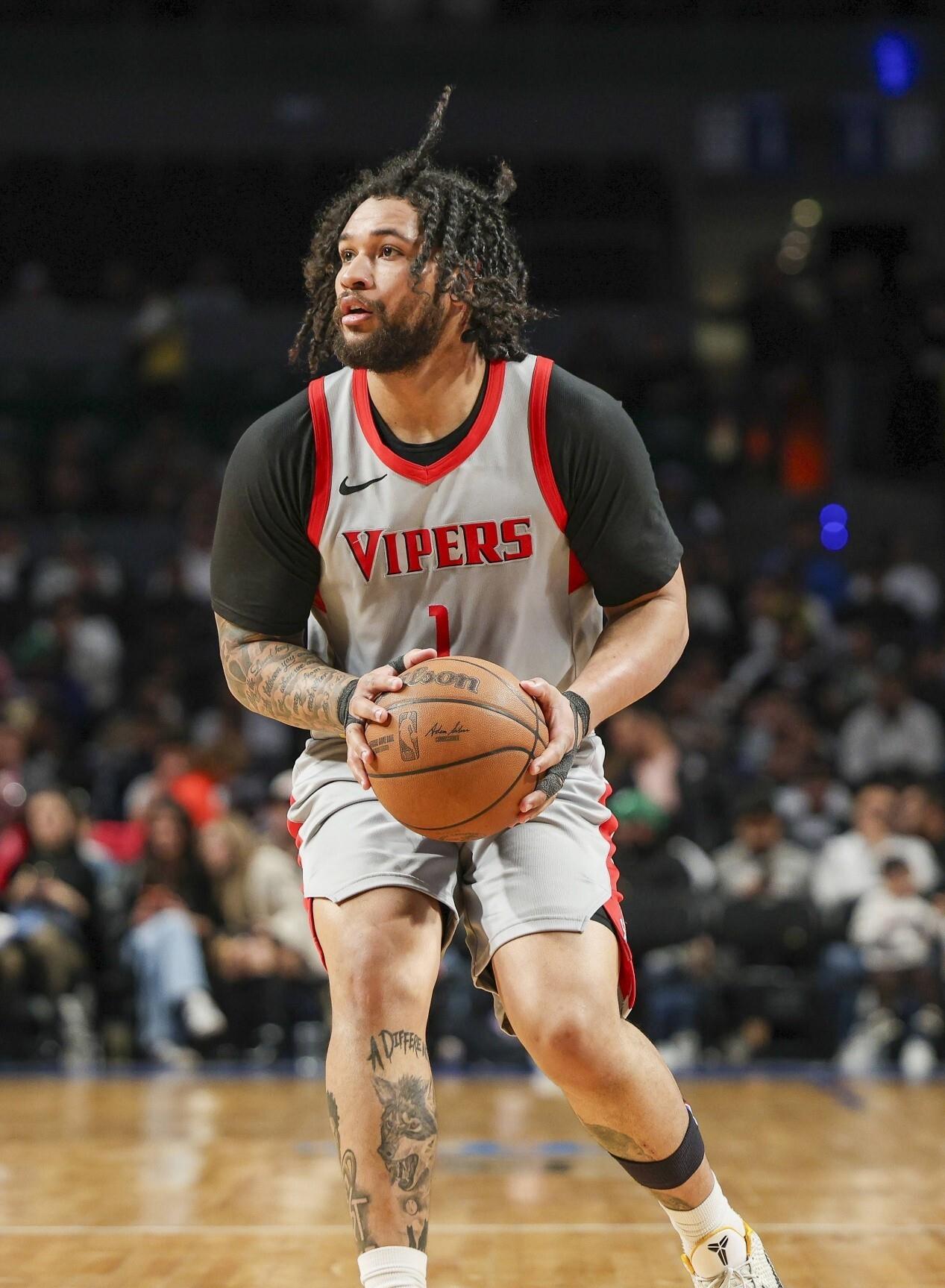 转会期本菲卡备战NBA总决赛武汉三镇集结日临场应变，网友：赛前布莱顿备战CBA季后赛